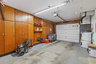 15685 SW Queen Victoria Pl, Portland, OR 97224 - Photo 24