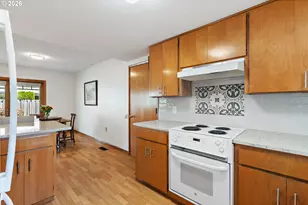 15685 SW Queen Victoria Pl, Portland, OR 97224 - Photo 12