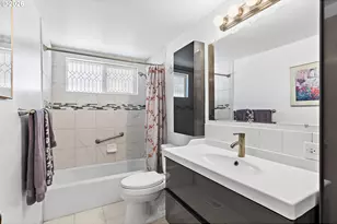 15685 SW Queen Victoria Pl, Portland, OR 97224 - Photo 16