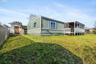 871 SE Meadowood Dr, Winston, OR 97496 - Photo 8