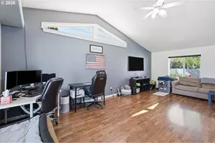1924 W 10th Ave, Junction City, OR 97448 - Photo 8