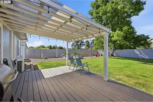1924 W 10th Ave, Junction City, OR 97448 - Photo 4