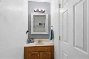 1924 W 10th Ave, Junction City, OR 97448 - Photo 34