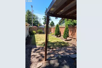 1055 Columbia Ave, Gladstone, OR 97027 - Photo 24