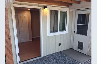 1055 Columbia Ave, Gladstone, OR 97027 - Photo 22