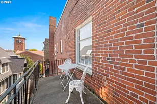 1811 NW Couch St, Portland, OR 97209 - Photo 6