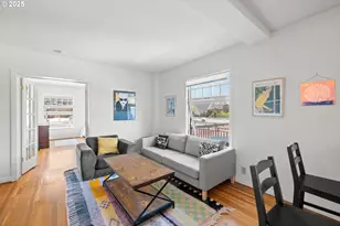 1811 NW Couch St, Portland, OR 97209 - Photo 4