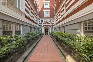 1811 NW Couch St, Portland, OR 97209 - Photo 2