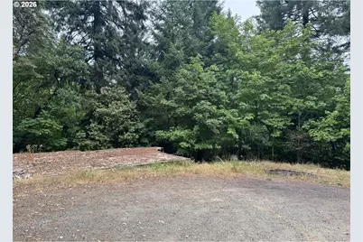 487 Montgomery Ave, Glendale, OR 97442 - Photo 2