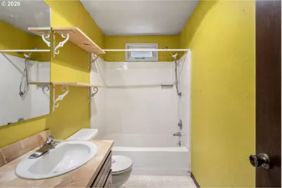 2333 24th St, Florence, OR 97439 - Photo 32