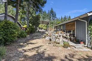 2333 24th St, Florence, OR 97439 - Photo 34