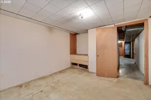 11425 SE Ash Ct, Portland, OR 97216 - Photo 28