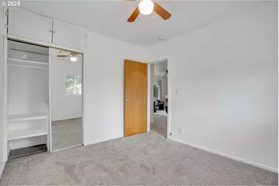 2809 E 28th St, Vancouver, WA 98661 - Photo 8