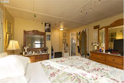 11526 SW Royal Villa Dr, Portland, OR 97224 - Photo 20