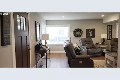 113 SE 3rd Ave, Milton-Freewater, OR 97862 - Photo 2