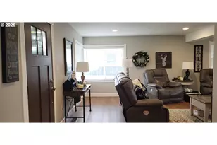 113 SE 3rd Ave, Milton-Freewater, OR 97862 - Photo 2