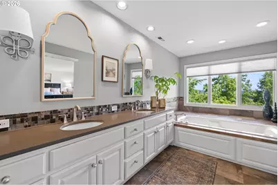 17485 Brookhurst Dr, Lake Oswego, OR 97034 - Photo 20