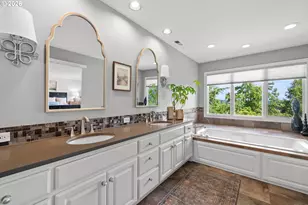 17485 Brookhurst Dr, Lake Oswego, OR 97034 - Photo 20