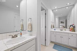 17485 Brookhurst Dr, Lake Oswego, OR 97034 - Photo 26