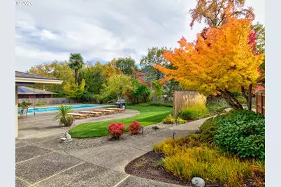 2230 W Harvard Ave, Roseburg, OR 97471 - Photo 38