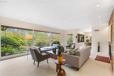 2230 W Harvard Ave, Roseburg, OR 97471 - Photo 18