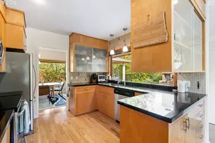 2230 W Harvard Ave, Roseburg, OR 97471 - Photo 10