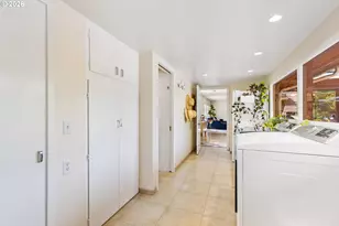 2230 W Harvard Ave, Roseburg, OR 97471 - Photo 32