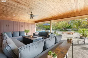 2230 W Harvard Ave, Roseburg, OR 97471 - Photo 36