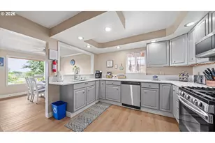 428 N Underwood St, Kennewick, WA 99336 - Photo 2