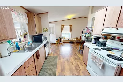 94120 Strahan St #109, Gold Beach, OR 97444 - Photo 8