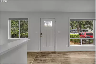 905 20th St SE, Salem, OR 97301 - Photo 8
