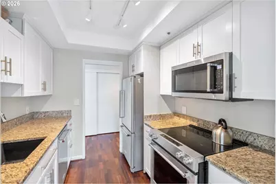 2245 SW Park Pl #6D, Portland, OR 97205 - Photo 12