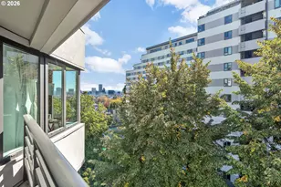 2245 SW Park Pl, Portland, OR 97205 - Photo 16