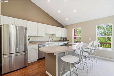 13217 SW Summerwood Dr, Portland, OR 97223 - Photo 12