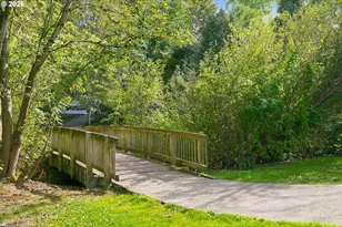 13217 SW Summerwood Dr, Portland, OR 97223 - Photo 38