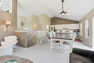 13217 SW Summerwood Dr, Portland, OR 97223 - Photo 8