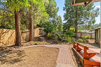 537 S 71st St, Springfield, OR 97477 - Photo 32