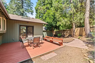 537 S 71st St, Springfield, OR 97478 - Photo 34