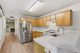11015 SW 41st Ave, Portland, OR 97219 - Photo 8