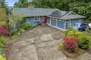 6717 Oakridge Dr, Gladstone, OR 97027 - Photo 1