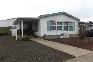 130 River Ridge Ave, Roseburg, OR 97471 - Photo 2