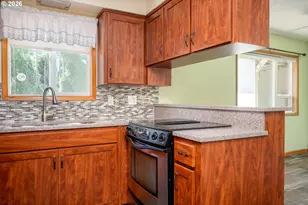 910 Cornell Ave, Gladstone, OR 97027 - Photo 8
