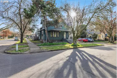 210 19th St SE, Salem, OR 97301 - Photo 2