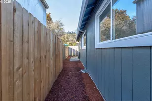 602 S Vermont St, Portland, OR 97219 - Photo 44