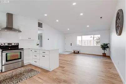 602 S Vermont St, Portland, OR 97219 - Photo 8
