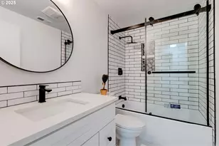 602 S Vermont St, Portland, OR 97219 - Photo 16