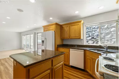 1696 NE Ruby Ct, Roseburg, OR 97470 - Photo 16