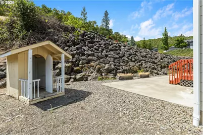 1696 NE Ruby Ct, Roseburg, OR 97470 - Photo 40
