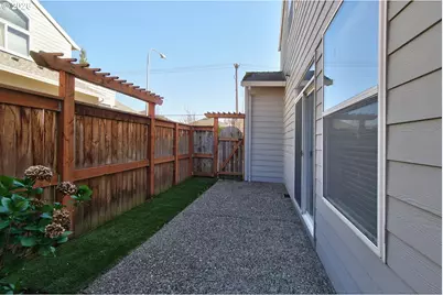 4856 NW Huserik Dr, Portland, OR 97210 - Photo 42