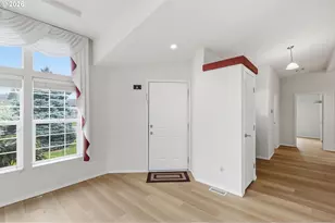 141 Village Dr, Cottage Grove, OR 97424 - Photo 6